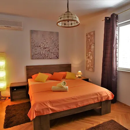 Garden M&m - One Bedroom Apartament